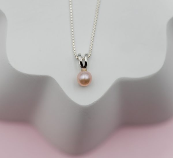 Sterling Silver Girls’ Freshwater Pearl Necklace-Pink