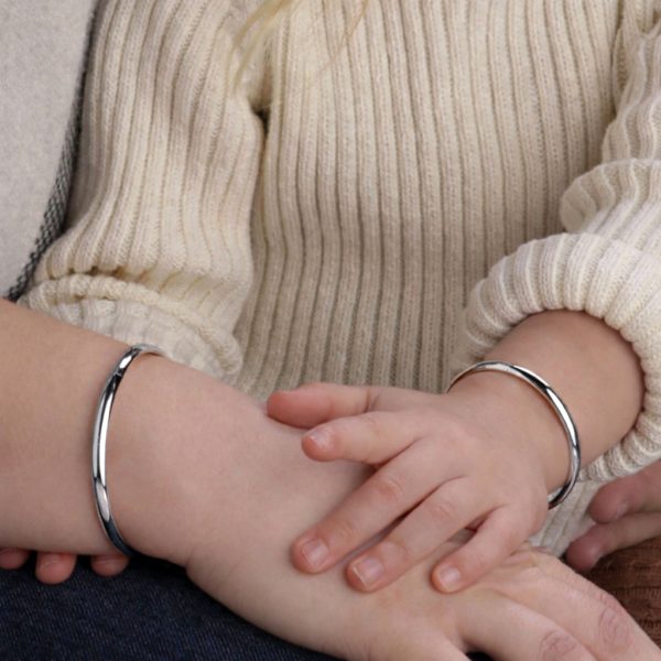 Sterling Silver Baby Bangle Bracelet with FREE Engraving – Bangle (Classic)