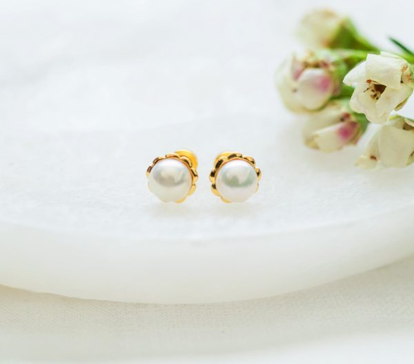 14K Gold-Plated Child’s Freshwater Pearl Screw Back Earrings with Scalloped Edge
